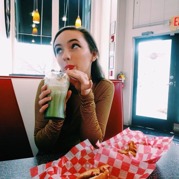 Meet your Posher, Bethany - Picture 1 of 1